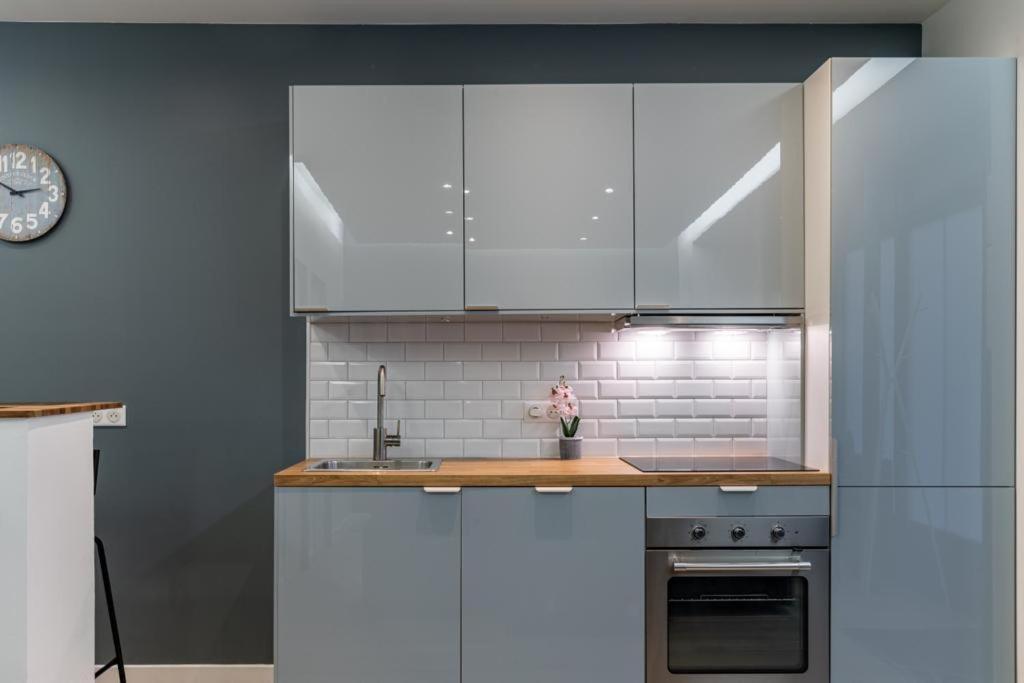 Hsh Batignolles Sauffroy Charming Apartment 8P Parigi Esterno foto